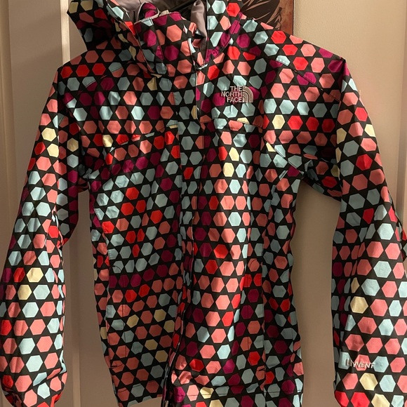 Size medium kids raincoat. North face. Like new. - Picture 2 of 3